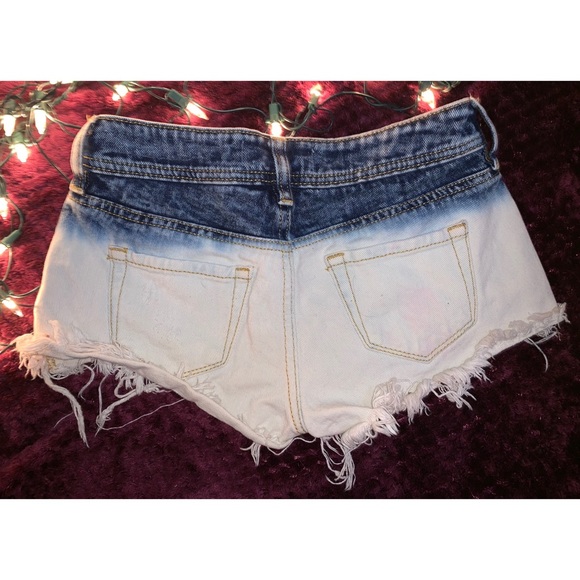 Bullhead Low Rise Shorts - Picture 2 of 4